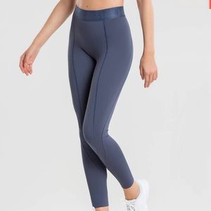 Women’s Best Hold Leggings in Space Gray